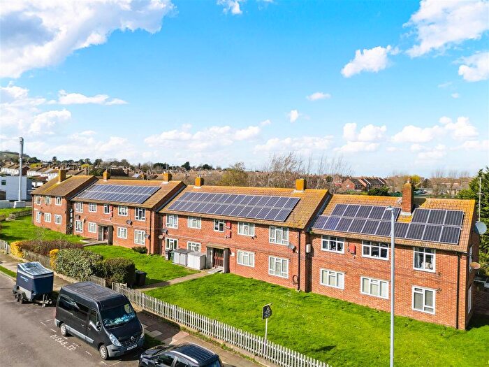 2 Bedroom Flat For Sale In Parkfield Avenue, Eastbourne, BN22