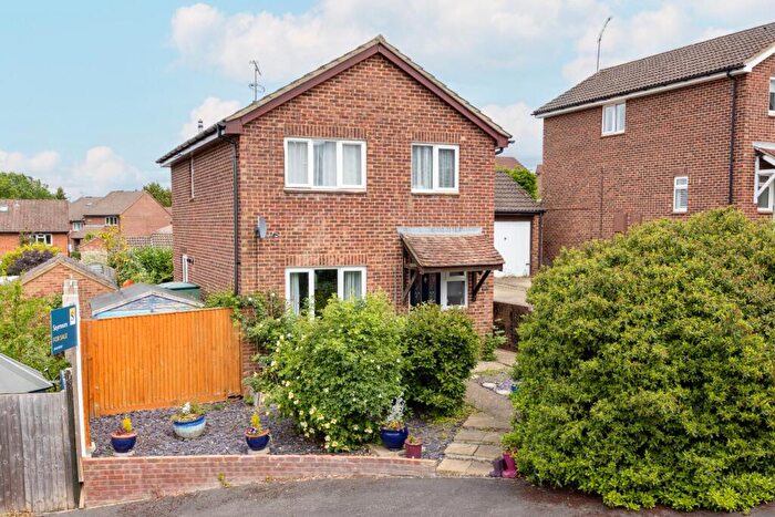 4 Bedroom House For Sale In Broke Court, Guildford, Surrey, GU4