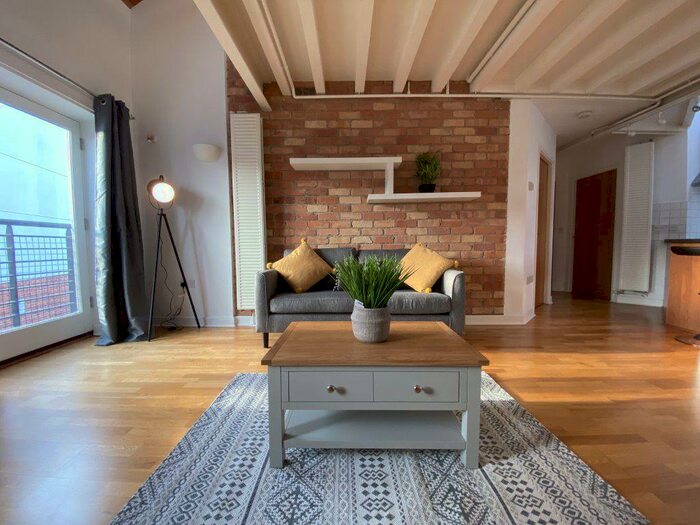 2 Bedroom Apartment To Rent In Adcocks Close, Loughborough, LE11