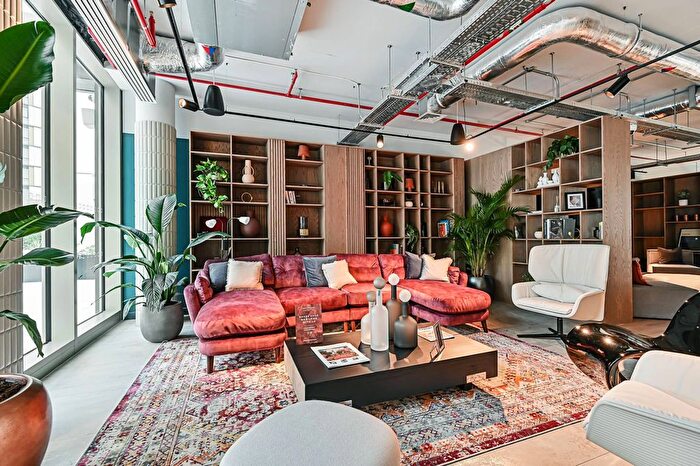 1 Bedroom Flat To Rent In Coppermaker Square, Stratford, London, E20