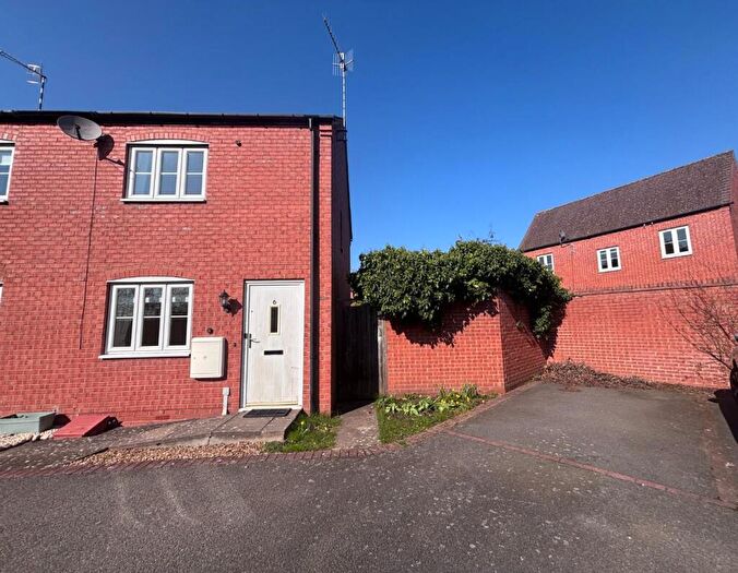 2 Bedroom End Of Terrace House For Sale In Chaucer Close, Stratford-upon-Avon, CV37