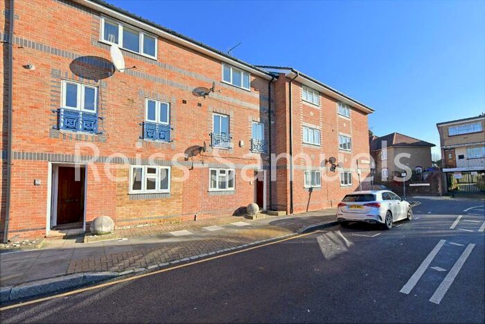 5 Bedroom Town House To Rent In Cahir Street, Canary Wharf, London, E14
