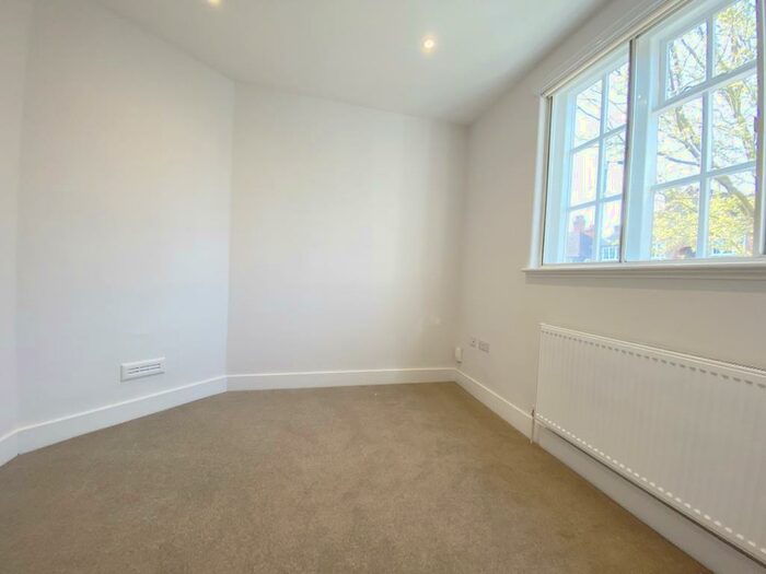 3 Bedroom Cottage To Rent In Dekker Road, Dulwich, London, SE21