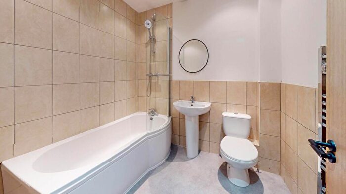 4 Bedroom Flat To Rent In Wilmslow Road, Withington, M20
