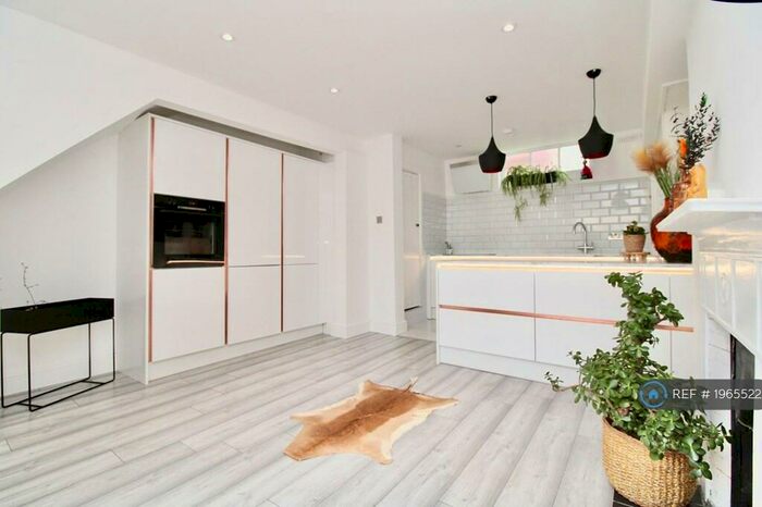 2 Bedroom Terraced House To Rent In Northgate Street, Colchester, CO1