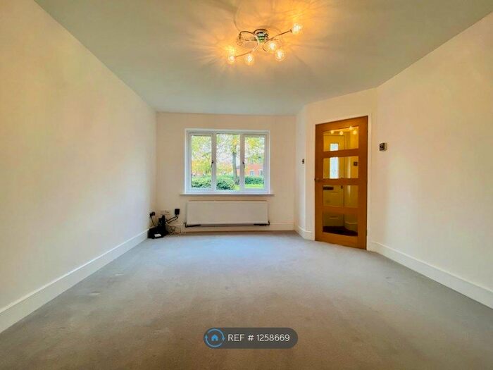3 Bedroom Semi-Detached House To Rent In Wadhurst Lane, Milton Keynes MK7