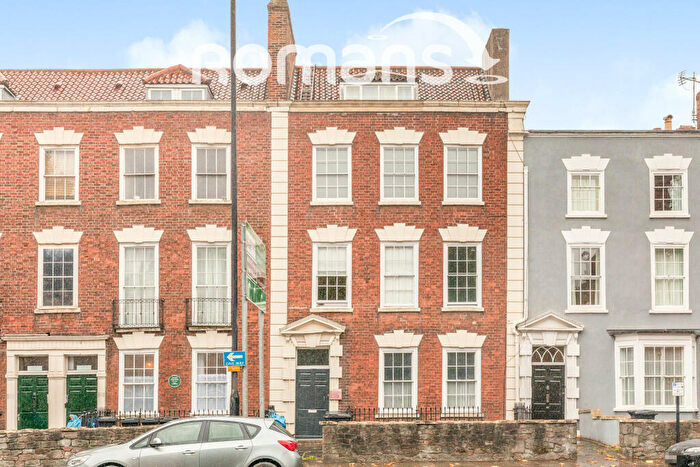 2 Bedroom Apartment To Rent In Hotwell Road, Clifton, BS8