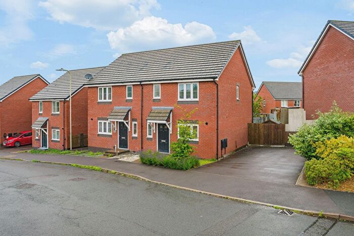 3 Bedroom Semi Detached House For Sale In Daisy Bank Drive, Telford, TF2