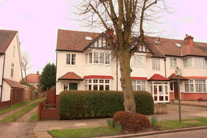 4 Bedroom End Of Terrace House To Rent In Mayfield Avenue, North Finchley, N12
