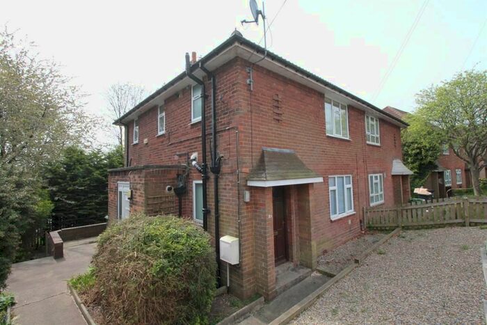 1 Bedroom Flat To Rent In Tinshill Avenue, Cookridge, LS16