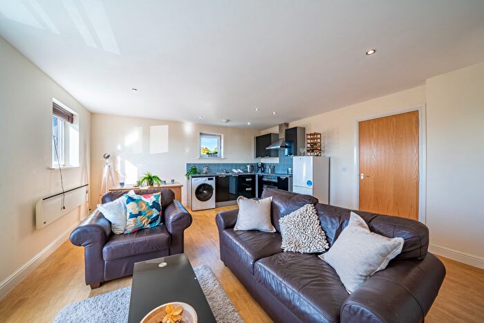 2 Bedroom Flat For Sale In Cranmer Street, Nottingham, NG3