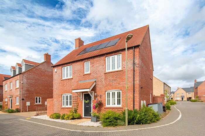 3 Bedroom Detached House For Sale In Lingfield Road, Bicester, Oxfordshire, OX26