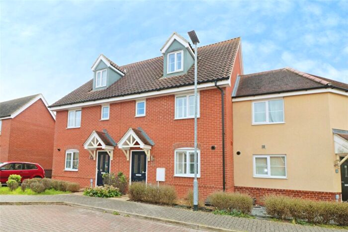 3 Bedroom Terraced House For Sale In Peacock Way, Attleborough, Norfolk, NR17