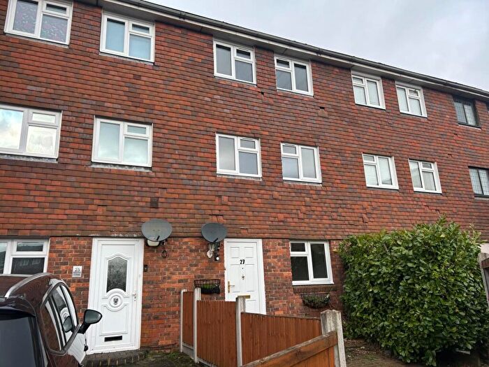 4 Bedroom Town House To Rent In Hitchin Close, Harold Hill, RM3