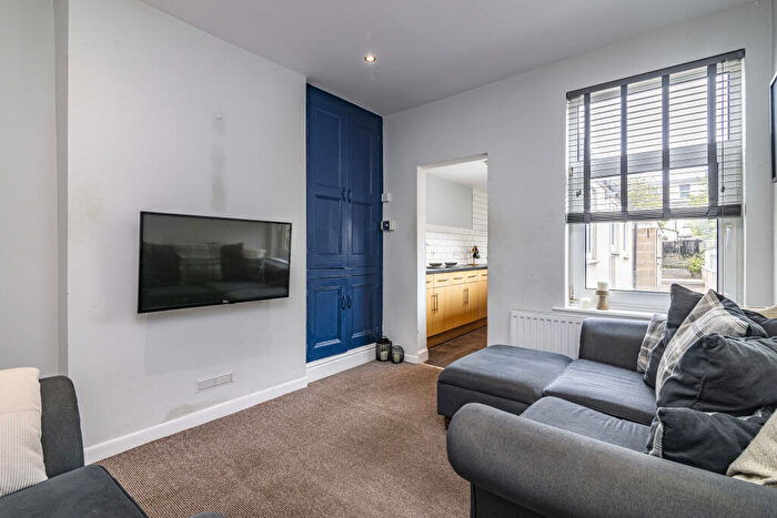 3 Bedroom Terraced House To Rent In Bed House // Aug // Spacious Garden, LN5