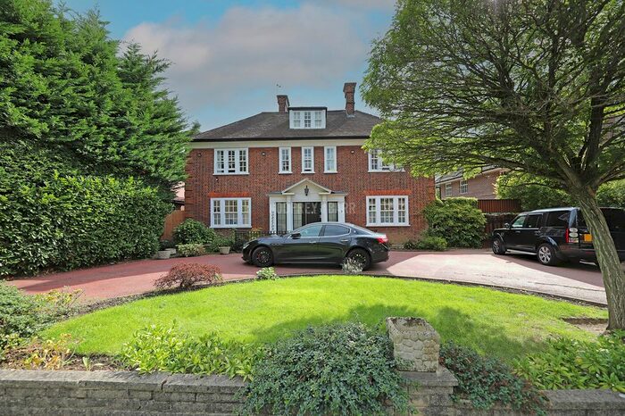 5 Bedroom Detached House To Rent In The Bishops Avenue, London, N2