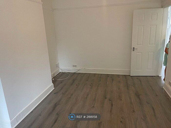 4 Bedroom Terraced House To Rent In Lewis Road, Southhall, UB1