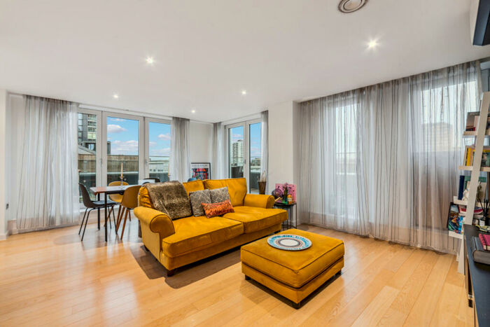 2 Bedroom Flat To Rent In Britannia Walk, Shoreditch, N1