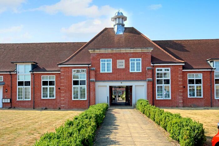 2 Bedroom Flat To Rent In Principal Court, Letchworth Garden City, SG6