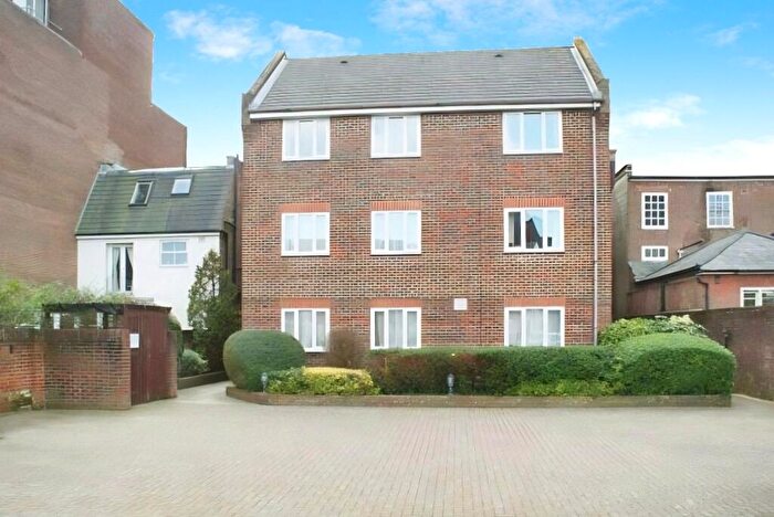2 Bedroom Apartment For Sale In East Street, Havant, Hampshire, PO9