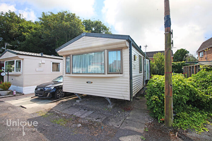 2 Bedroom Park Home For Sale In Lawsons Road, Thornton-Cleveleys, FY5