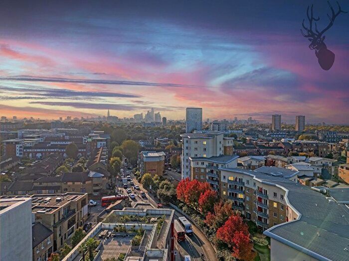 2 Bedroom Flat To Rent In Pancras Way, Bow, E3