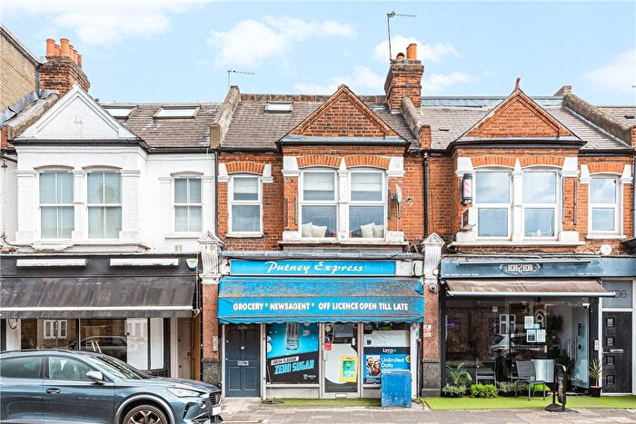 2 Bedroom Flat For Sale In Putney Bridge Road, London, SW15