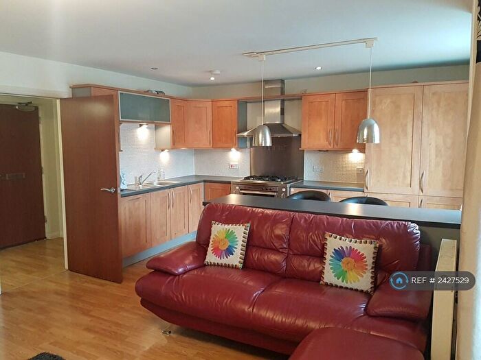 2 Bedroom Flat To Rent In Lindsay Road, Edinburgh, EH6