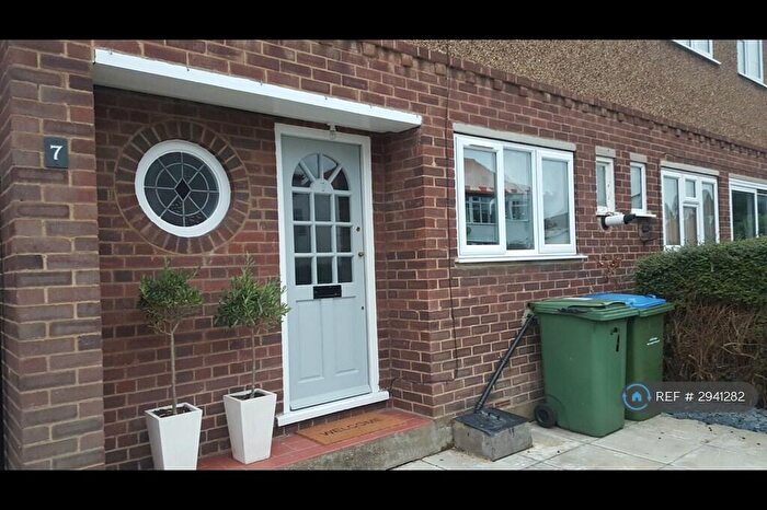 3 Bedroom Semi Detached House To Rent In Lovelace Gardens, Hersham, Walton-On-Thames, KT12