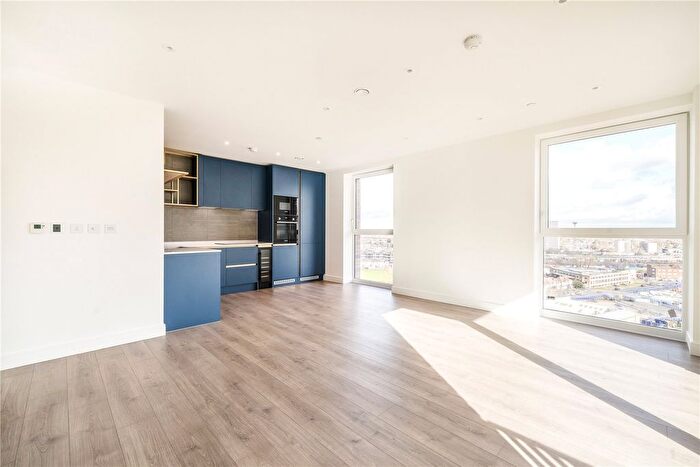 2 Bedroom Flat To Rent In Quay Walk, Wembley, HA0