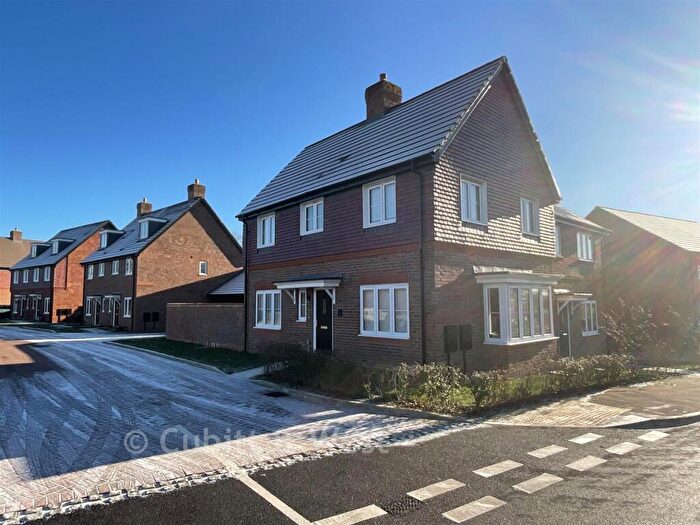 3 Bedroom Semi Detached House For Sale In Oriel Road, Horsham, West Sussex, RH12