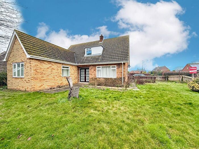 3 Bedroom Detached House For Sale In Stalham Road, Hickling, NR12