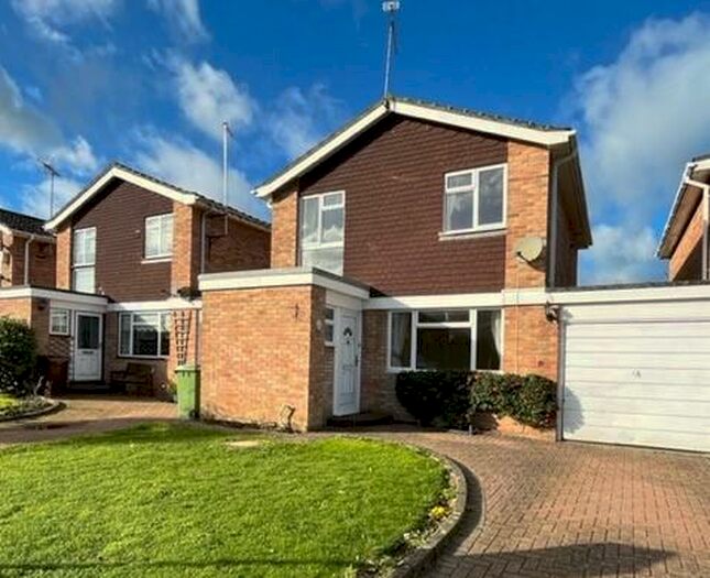 3 Bedroom Link Detached House To Rent In The Finches, Sittingbourne, ME10