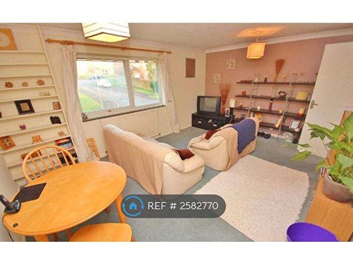 2 Bedroom Flat To Rent In Kings Worthy, Winchester, SO23