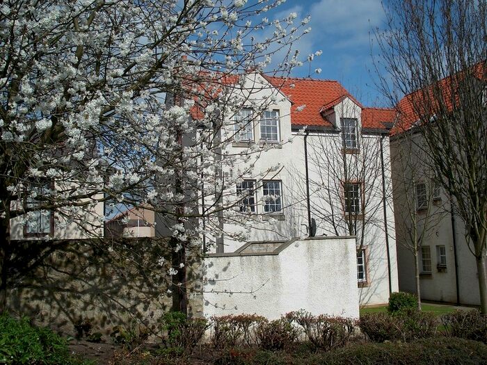 2 Bedroom Flat To Rent In St Serfs Place, Dysart, Fife KY1