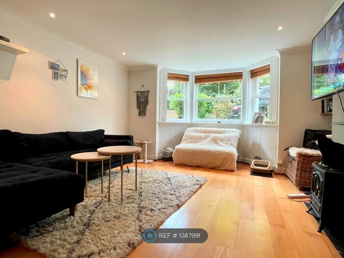 2 Bedroom Flat To Rent In Kew Road, Richmond, TW9