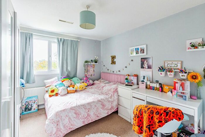 3 Bedroom Terraced House For Sale In Flaxwell Court, Northampton, Northamptonshire, NN3