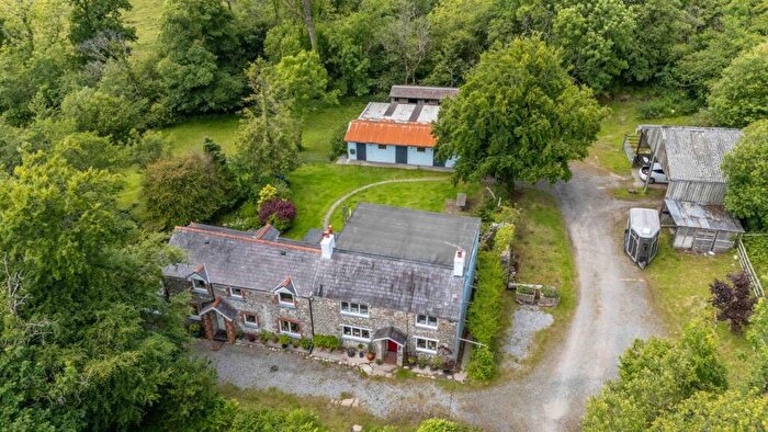 6 Bedroom Equestrian Facility For Sale In Heol Ddu, Nr Llandeilo, SA18