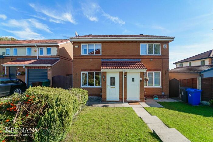 2 Bedroom Semi-Detached House For Sale In Halter Close, Radcliffe, M26