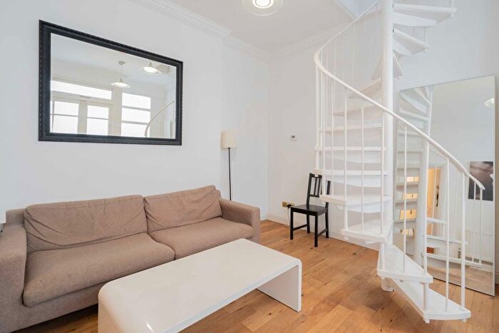 2 Bedroom Flat To Rent In Clanricarde Gardens, Notting Hill, W2