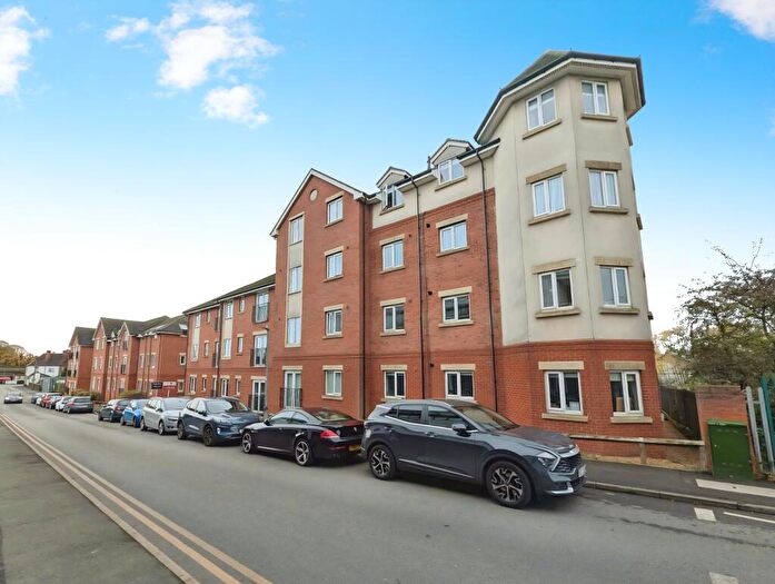 2 Bedroom Flat For Sale In Eaton Court, Trent Road, Nuneaton, Warwickshire, CV11