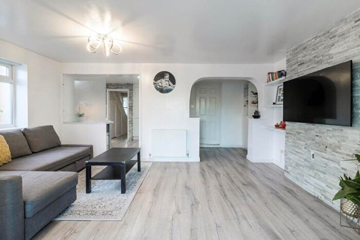 4 Bedroom Semi-Detached House For Sale In Whaddon Way, Bletchley, MK3