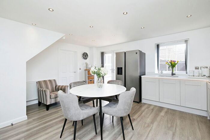 4 Bedroom Detached House For Sale In Aberdeen Close, Swadlincote, DE11