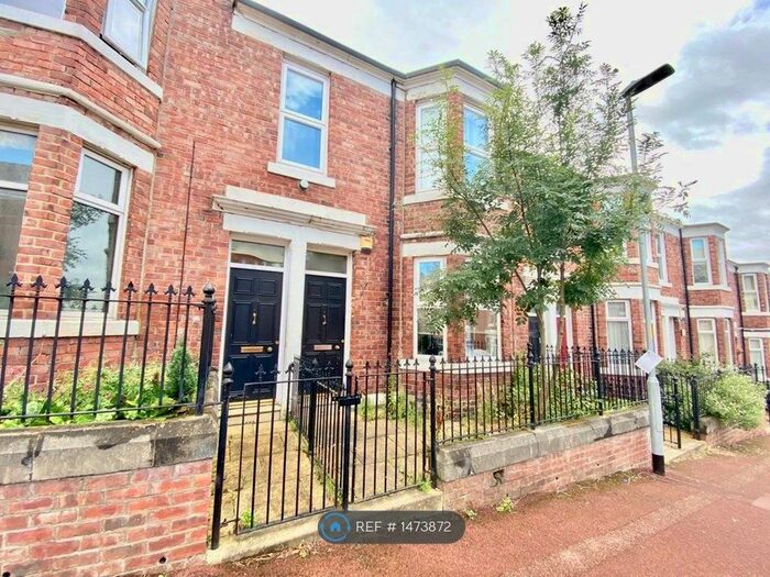 2 Bedroom Flat To Rent In Goschen Street, Gateshead, NE8