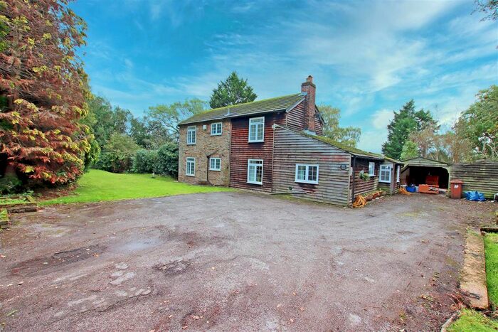 3 Bedroom Detached House To Rent In Buckettsland Lane, Well End, Borehamwood, WD6