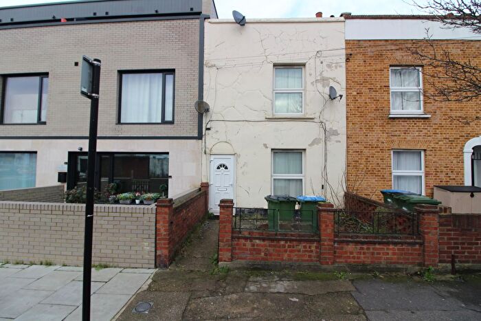 Studio To Rent In Burrage Place, London, SE18