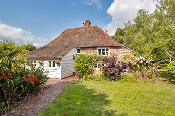 3 Bedroom Detached House For Sale In Plumpton Road, Brook, Ashford, Kent, TN25