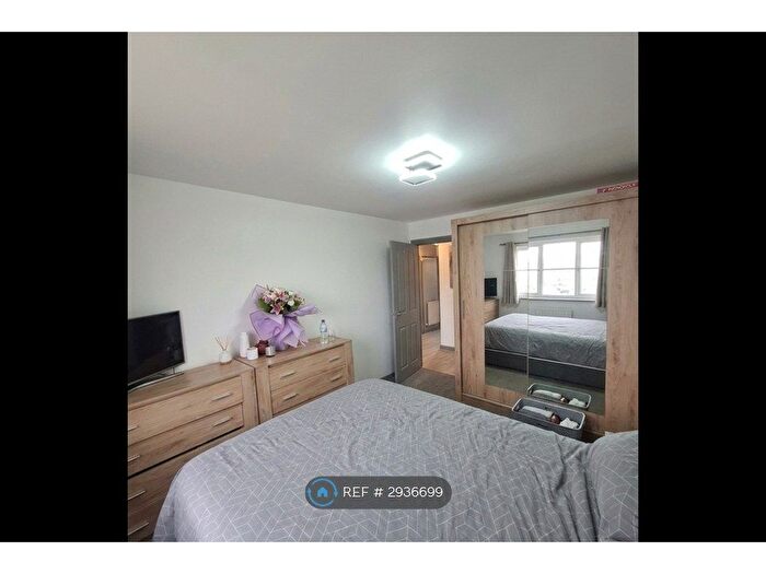 2 Bedroom Flat To Rent In Garner Court, Tilbury, RM18