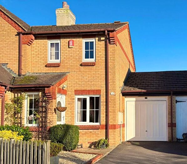 2 Bedroom Semi Detached House For Sale In Willow Way, Motcombe, SP7