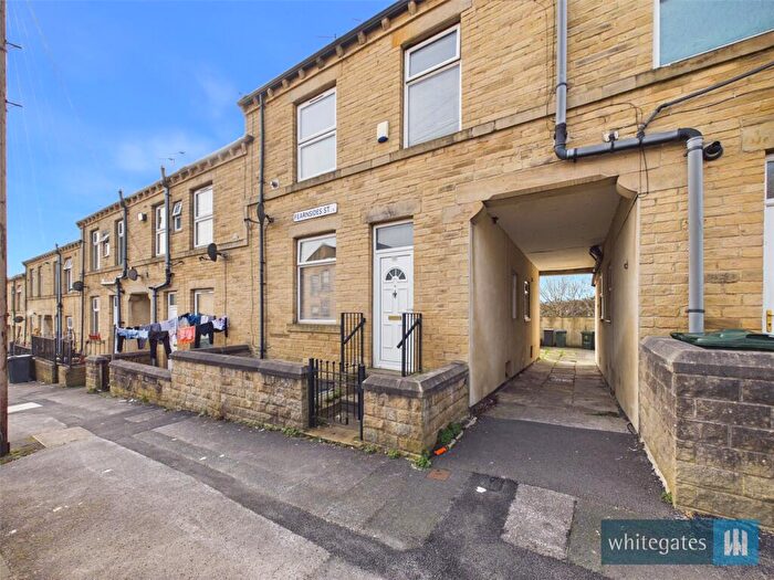 6 Bedroom Terraced House For Sale In Fearnsides Street, Bradford, West Yorkshire, BD8